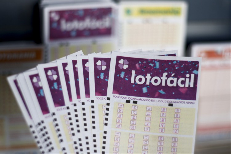 Lotofácil: resultado Concurso 3207, hoje, sábado, 28 de setembro de 2024 (28/09/24). Prêmio de R$ X