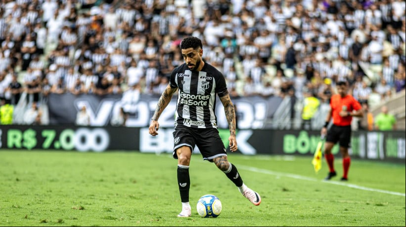Lateral Matheus Bahia tem se destacado no Ceará desde 2024 