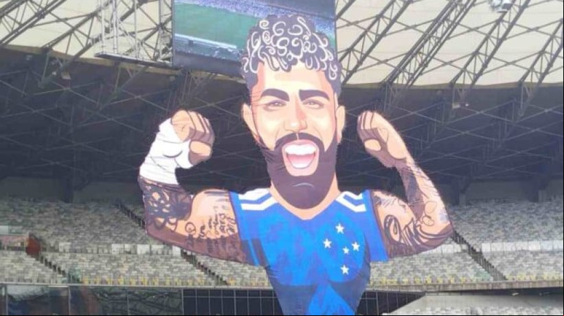 Atacante foi apresentado para mais de 40 mil cruzeirenses no Mineirão  