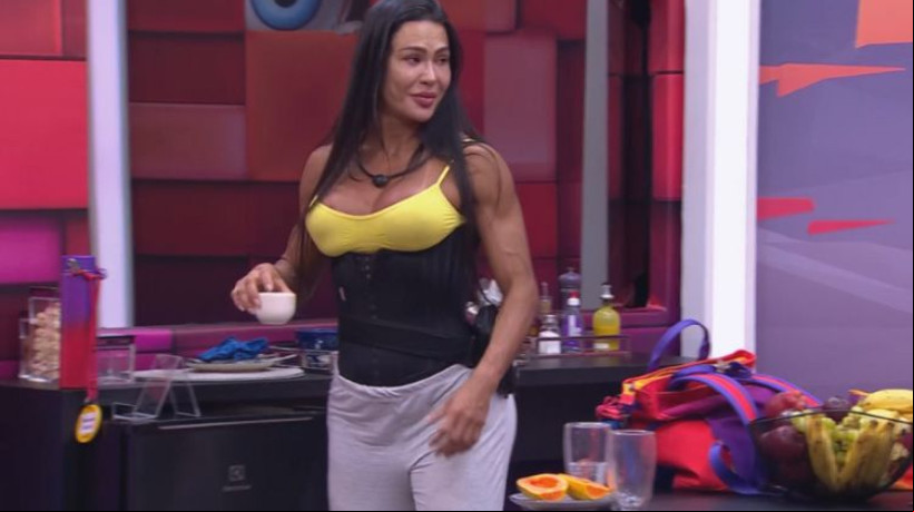 Após dois dias no Quarto Secreto, Gacyanne retorna à Casa do BBB 