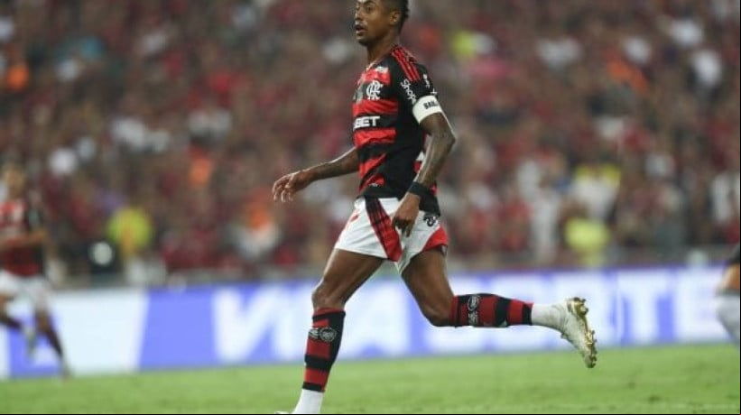 Ministério Público quer que jogador do Flamengo, se condenado, pague R$ 2 milhões por danos morais coletivos 