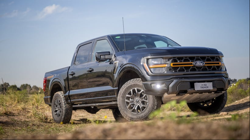Frente da nova Ford F-150 Tremor  